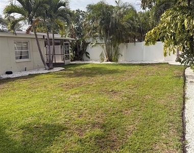 4227 Helena Street Ne - Photo Thumbnail 13