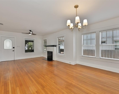 902 W Columbus Drive - Photo Thumbnail 17