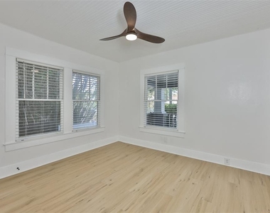 902 W Columbus Drive - Photo Thumbnail 22