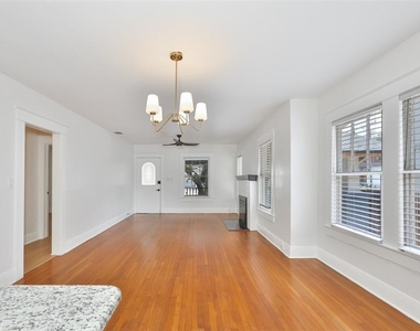 902 W Columbus Drive - Photo Thumbnail 16