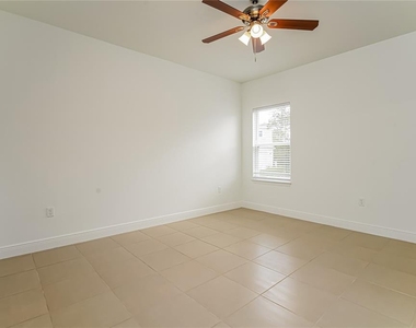 1243 Amazon Lane - Photo Thumbnail 12