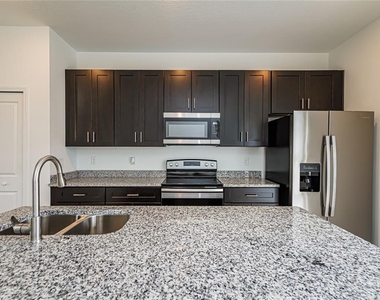 1243 Amazon Lane - Photo Thumbnail 5