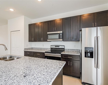 1243 Amazon Lane - Photo Thumbnail 4