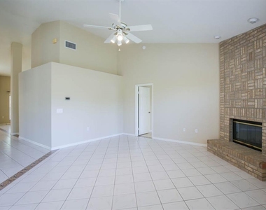 9214 Sunnyoak Drive - Photo Thumbnail 9