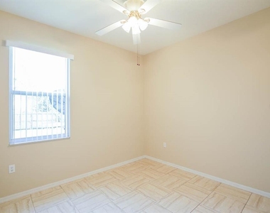 9214 Sunnyoak Drive - Photo Thumbnail 14