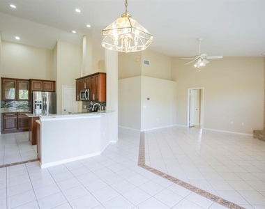 9214 Sunnyoak Drive - Photo Thumbnail 8