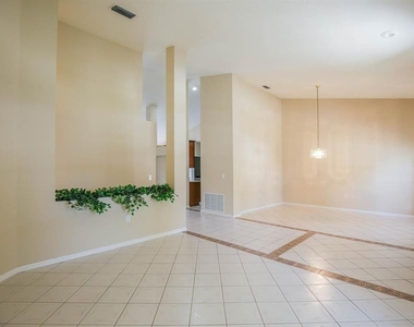 9214 Sunnyoak Drive - Photo Thumbnail 2