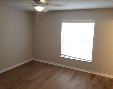 10608 N 50th Street - Photo Thumbnail 7