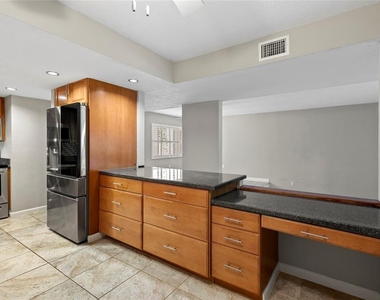 485 Westlake Boulevard - Photo Thumbnail 15