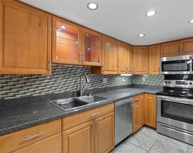 485 Westlake Boulevard - Photo Thumbnail 13
