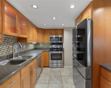 485 Westlake Boulevard - Photo Thumbnail 12