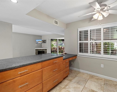 485 Westlake Boulevard - Photo Thumbnail 16