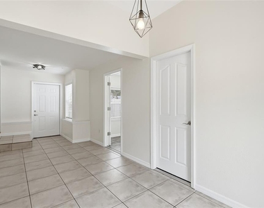 1914 W Aileen Street - Photo Thumbnail 23