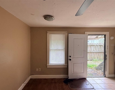 1648 27th Avenue N - Photo Thumbnail 3