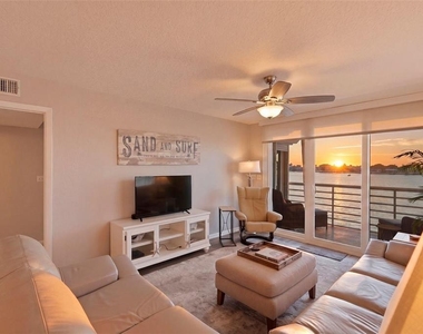 6085 Bahia Del Mar Circle - Photo Thumbnail 30