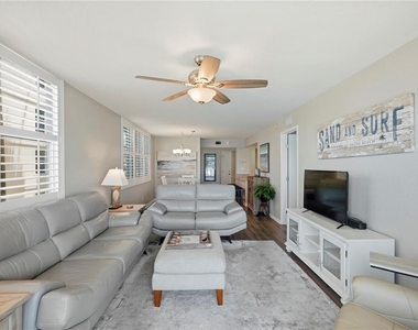 6085 Bahia Del Mar Circle - Photo Thumbnail 15