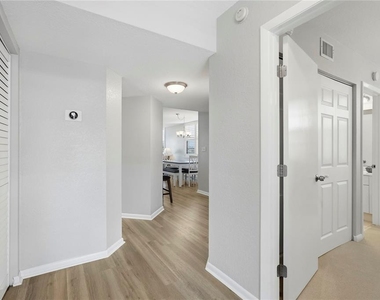 6085 Bahia Del Mar Circle - Photo Thumbnail 7
