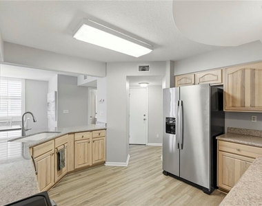 6085 Bahia Del Mar Circle - Photo Thumbnail 11