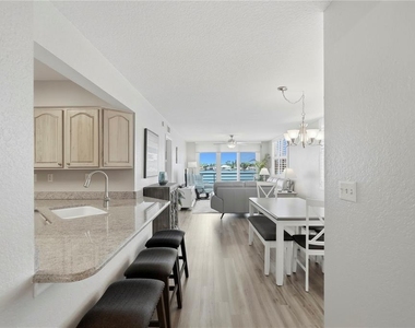 6085 Bahia Del Mar Circle - Photo Thumbnail 9