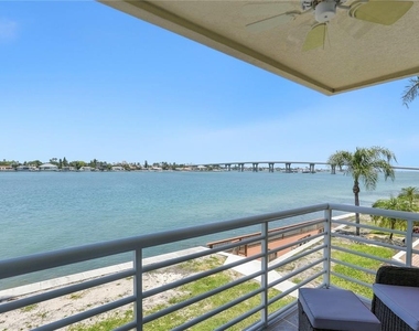 6085 Bahia Del Mar Circle - Photo Thumbnail 27
