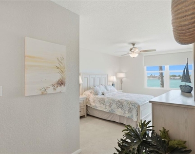 6085 Bahia Del Mar Circle - Photo Thumbnail 16