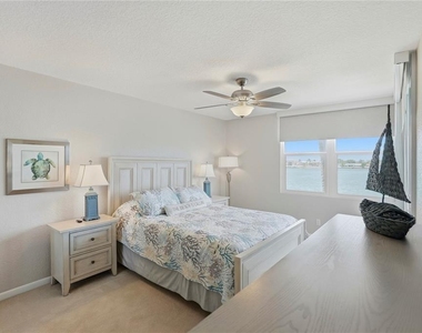 6085 Bahia Del Mar Circle - Photo Thumbnail 18