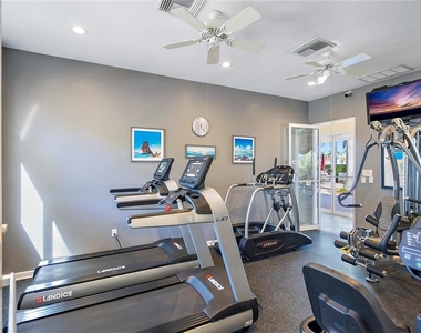 6085 Bahia Del Mar Circle - Photo Thumbnail 5