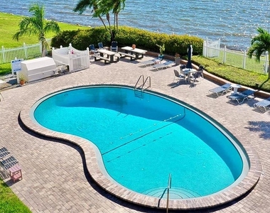 821 Bahia Del Sol Drive - Photo Thumbnail 35
