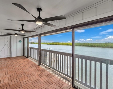 821 Bahia Del Sol Drive - Photo Thumbnail 16