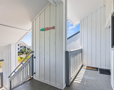 821 Bahia Del Sol Drive - Photo Thumbnail 22