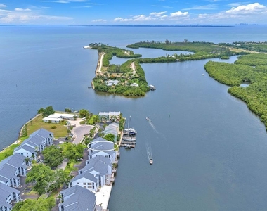 821 Bahia Del Sol Drive - Photo Thumbnail 33