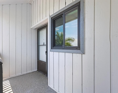 821 Bahia Del Sol Drive - Photo Thumbnail 3