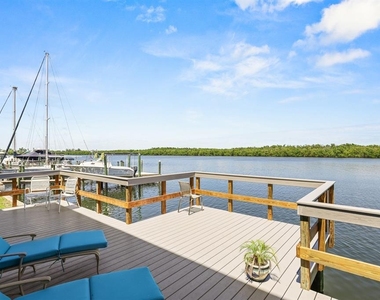 821 Bahia Del Sol Drive - Photo Thumbnail 20