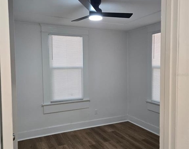 709 E James Street - Photo Thumbnail 5