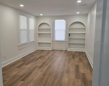 709 E James Street - Photo Thumbnail 3