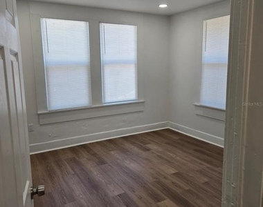 709 E James Street - Photo Thumbnail 8