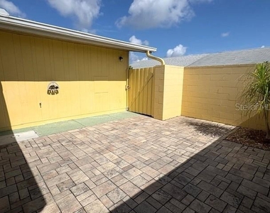 1005 Rickenbacker Drive - Photo Thumbnail 18