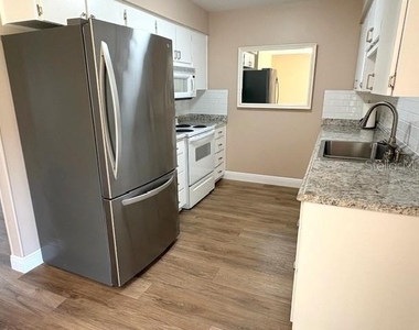 1005 Rickenbacker Drive - Photo Thumbnail 8