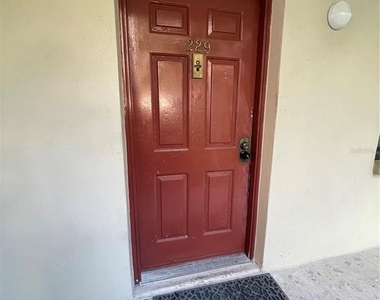 3300 Fox Chase Circle N - Photo Thumbnail 12