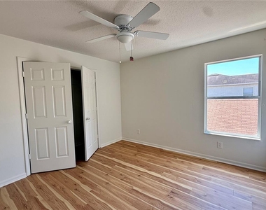 11009 Golden Silence Drive - Photo Thumbnail 12