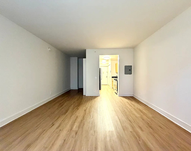 323 West 96th Street - Photo Thumbnail 2