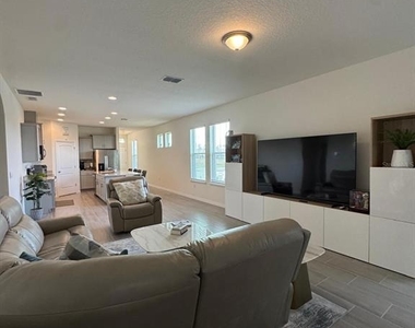 16236 Carraway Bay Alley - Photo Thumbnail 27