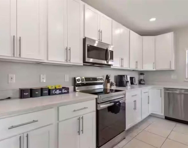 4877 Coral Castle Drive - Photo Thumbnail 8
