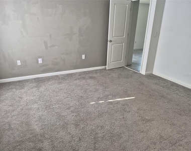 4811 Rigging Street - Photo Thumbnail 12