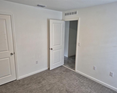 4811 Rigging Street - Photo Thumbnail 11