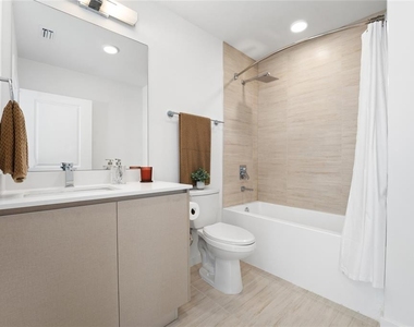 5587 Millenia Park Boulevard - Photo Thumbnail 16