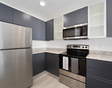 5587 Millenia Park Boulevard - Photo Thumbnail 6