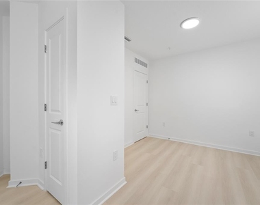 5587 Millenia Park Boulevard - Photo Thumbnail 11