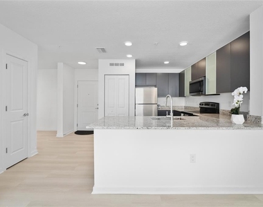 5587 Millenia Park Boulevard - Photo Thumbnail 8