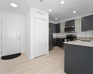 5587 Millenia Park Boulevard - Photo Thumbnail 4